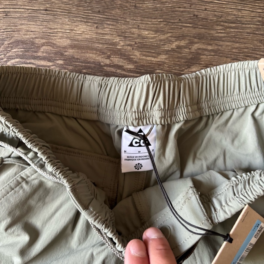 Nike ACG Men's Hiking Shorts Green Size Medium NEW FN2430-053 - Picture 5 of 6